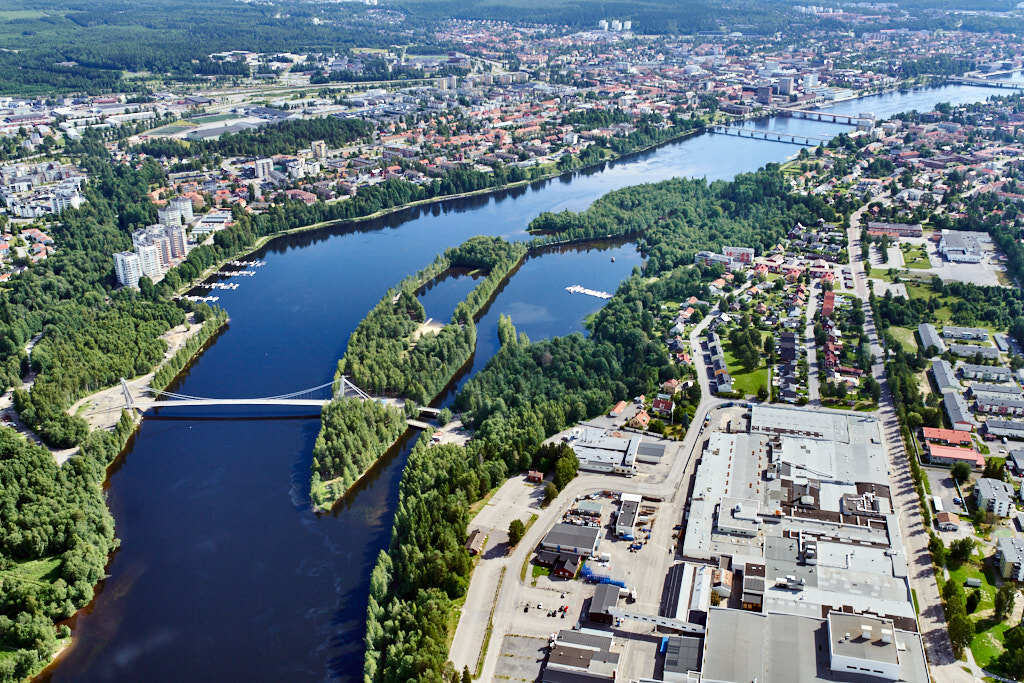 Här kan du se 2020 års flygbild över Bölesholmarna, Lundabron, Väst på stan och Böle. 