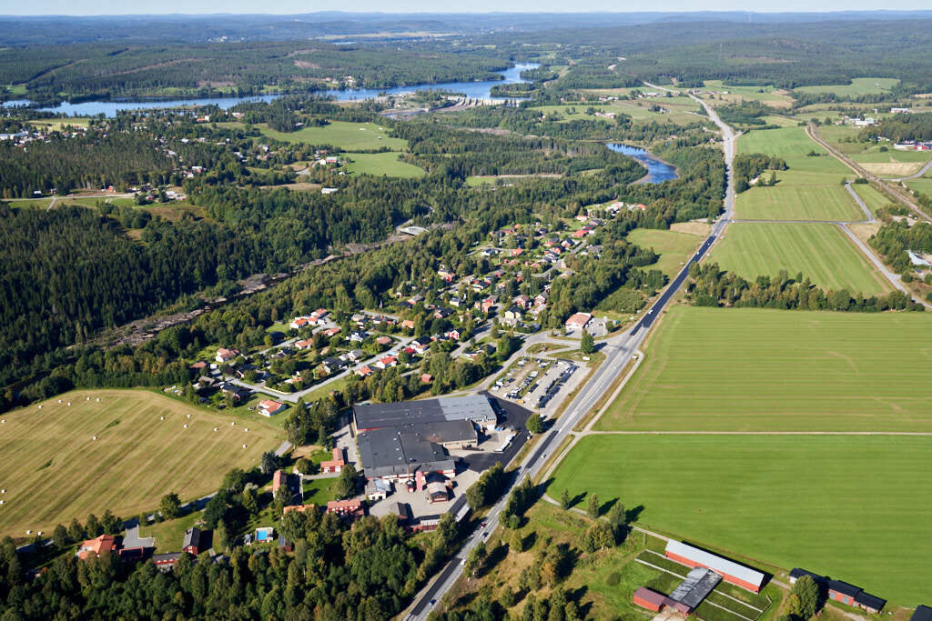 Bilden av Brännland från 2022, som togs från luften, ger oss en unik möjlighet att se platsen på ett sätt som sällan är möjligt.
