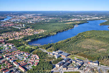 Tomtebo, Tomtebo gård och Tomtebo strand 2024